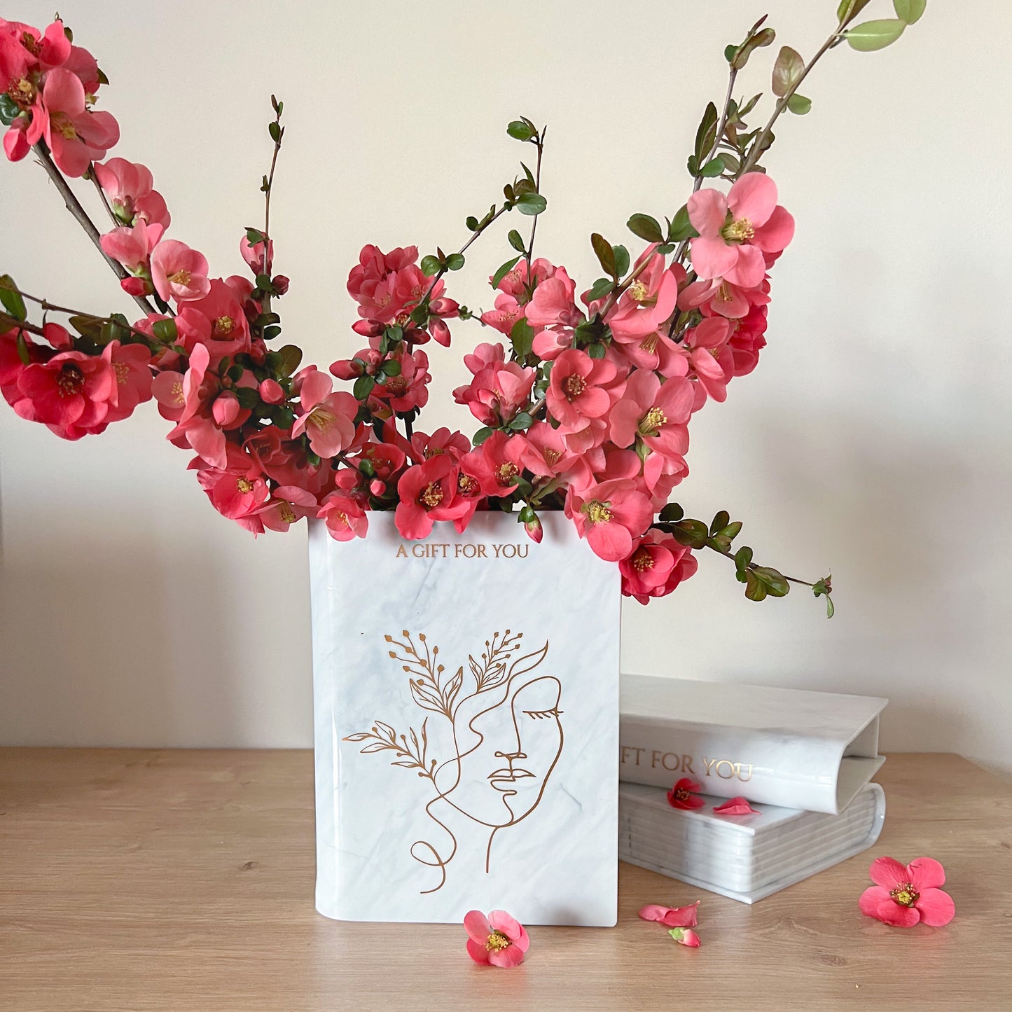 Vază Decorativă Acrilic - Trandafir Gratuit & Ambalaj Cadou
