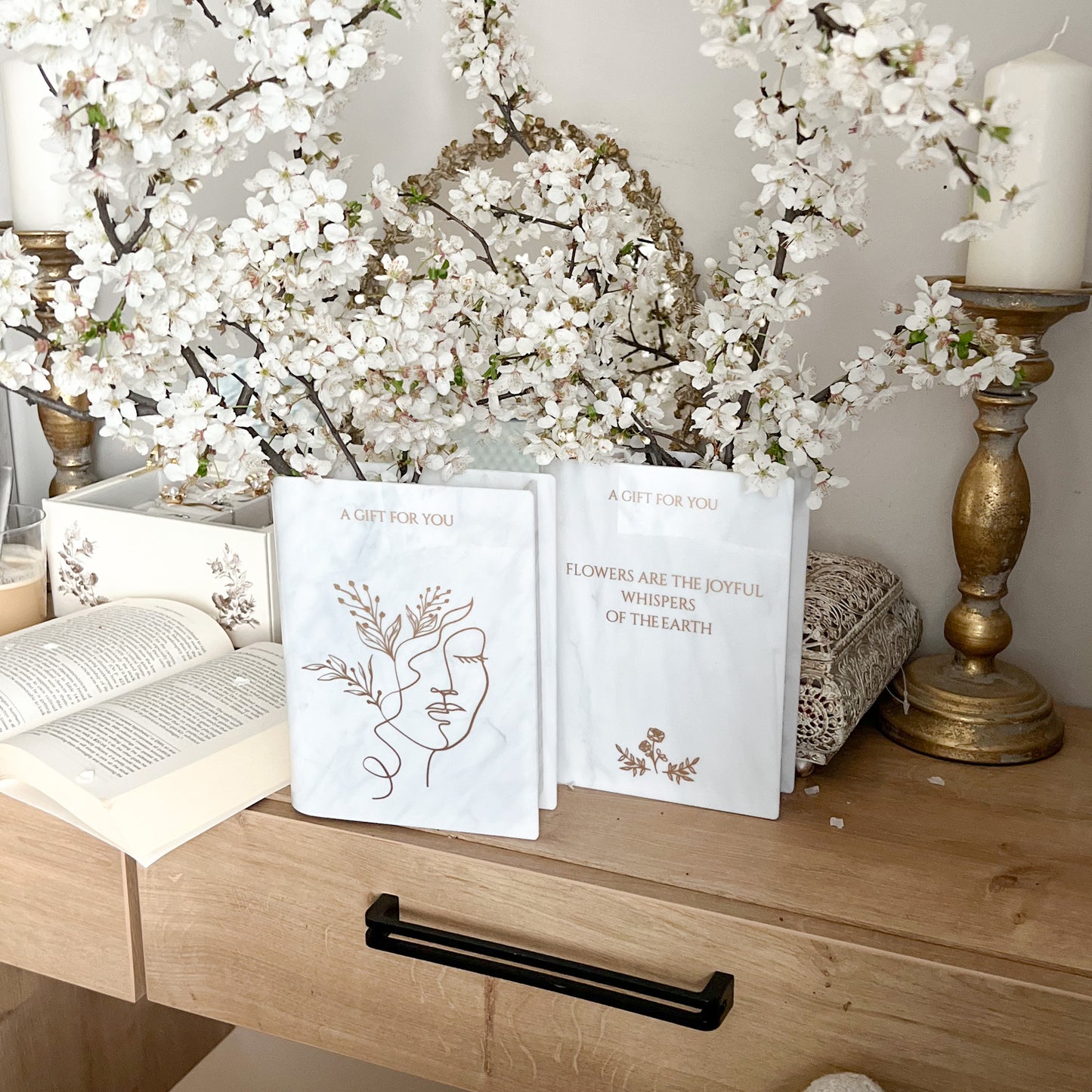 Vază Decorativă Acrilic - Trandafir Gratuit & Ambalaj Cadou