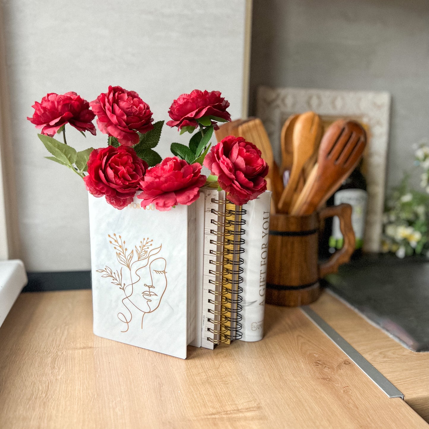 Vază Decorativă Acrilic - Trandafir Gratuit & Ambalaj Cadou